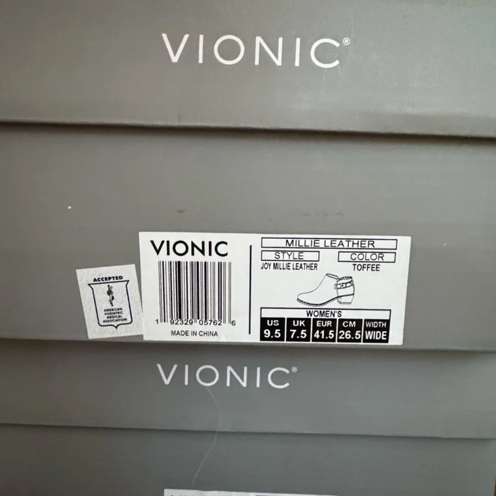 Vionic Millie toffee leather bootie w/silver buckle & side zipper - 9.5W - Picture 7 of 9